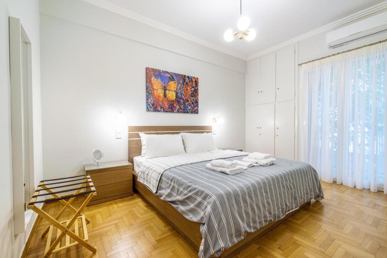 Urban Luxury On A Quiet Street In The Center Of Athens Apartment Exterior foto