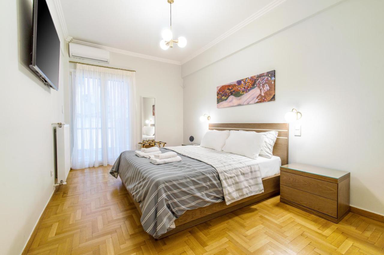 Urban Luxury On A Quiet Street In The Center Of Athens Apartment Exterior foto