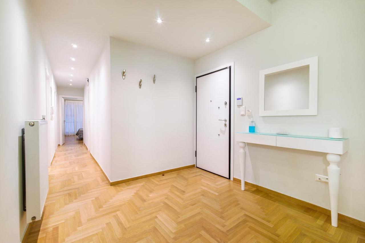 Urban Luxury On A Quiet Street In The Center Of Athens Apartment Exterior foto