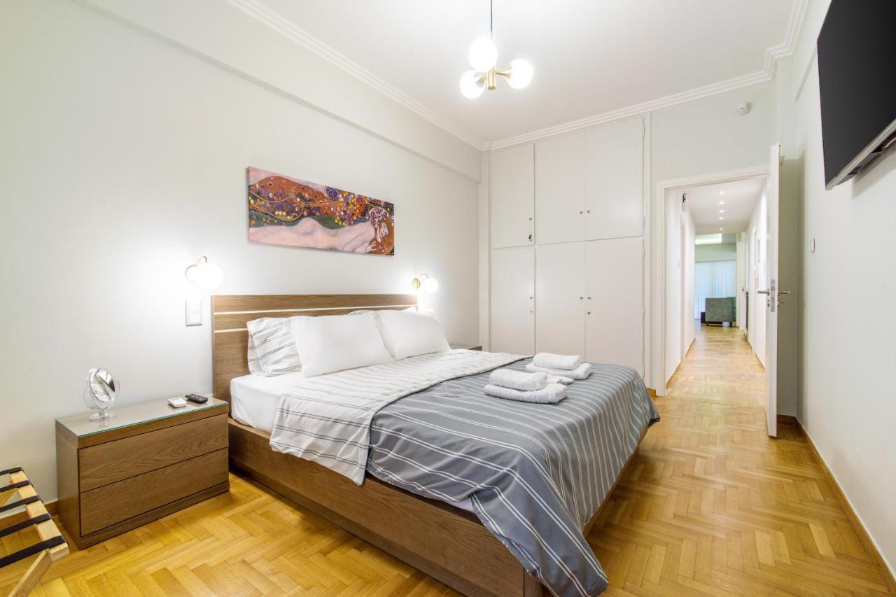Urban Luxury On A Quiet Street In The Center Of Athens Apartment Exterior foto
