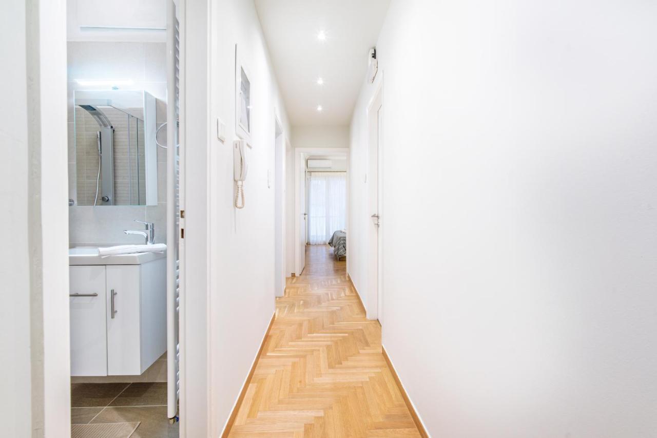 Urban Luxury On A Quiet Street In The Center Of Athens Apartment Exterior foto