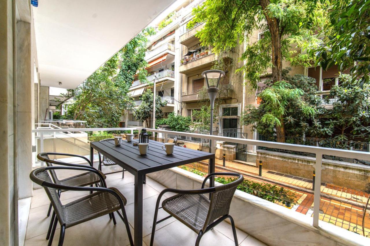 Urban Luxury On A Quiet Street In The Center Of Athens Apartment Exterior foto